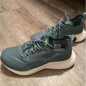 APL Streamline Running Shoes